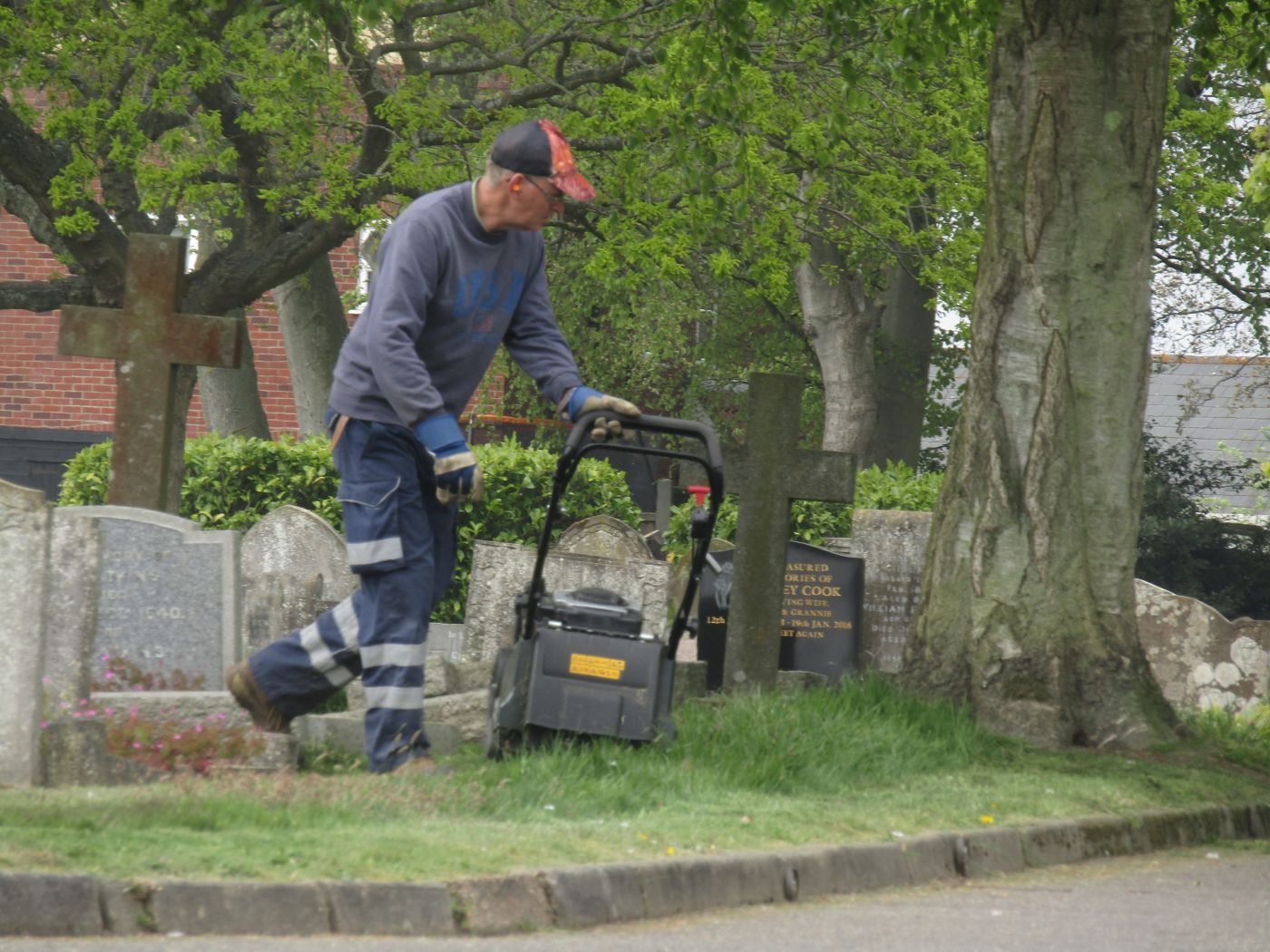 mowing-lawn-uk.jpg